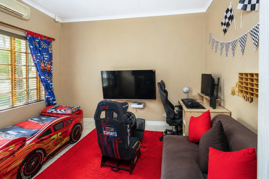 3 Bedroom Property for Sale in Safari Gardens North West